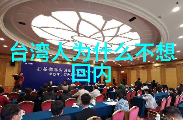 南吉优雅亮相13届北影节天美影视传媒有限公司旗下白塔之光主演轻盈飘逸红毯裤装吸目焦点