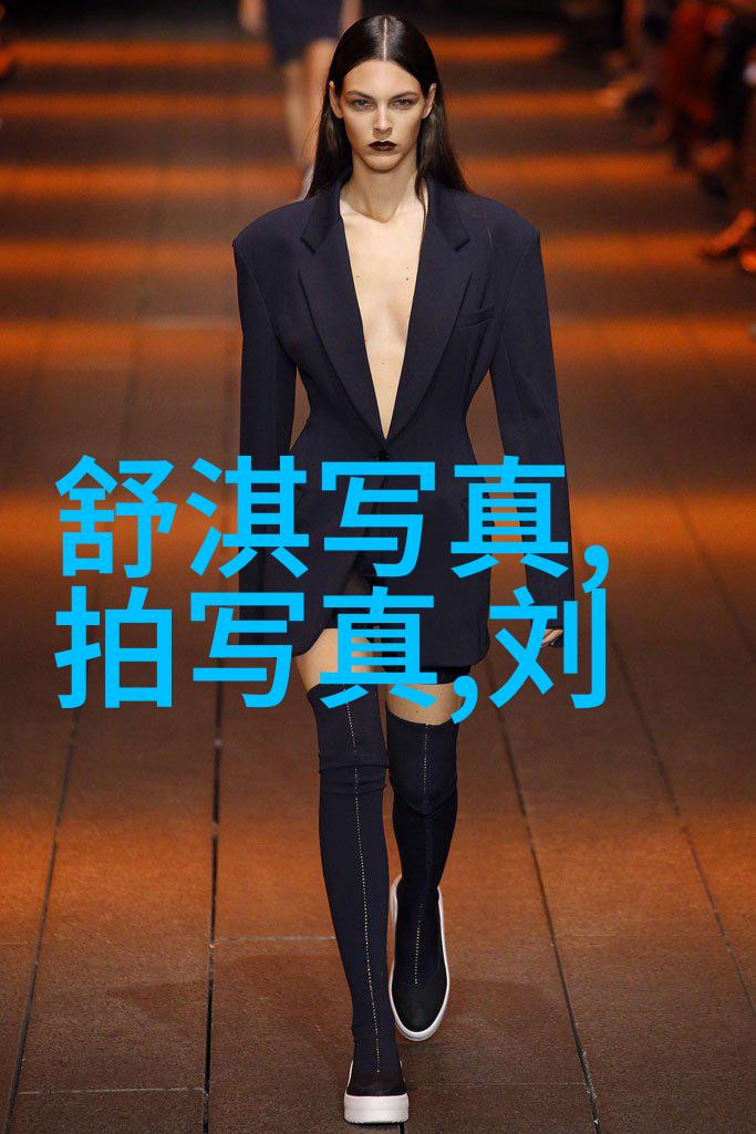 纹身与光影全棵女性艺术写真素材探索