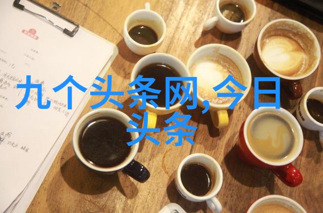 影幕下的绿意与夜的黑暗
