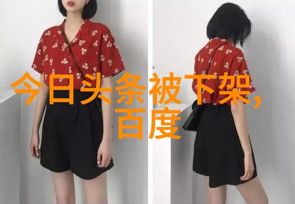 水边甜蜜夫妻双人对焦的比基尼照