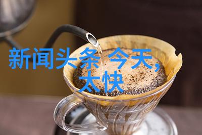 镜头下的自我诠释写真集作为现代文化符号的探究