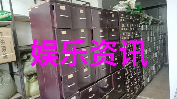 在户外拍照遇到恶劣天气时该怎样调整策略以获得意想不到的效果