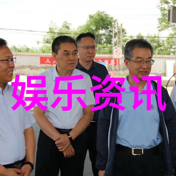 娱乐圈蹭出个综艺男神从幕后助理到闪耀焦点的逆袭故事