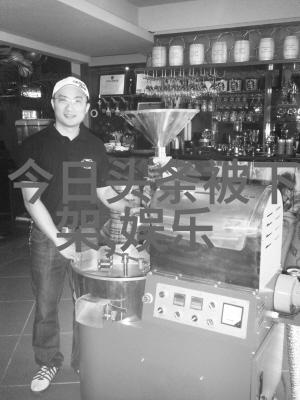 人物背后的寒意探索心冷图片中的人性深层