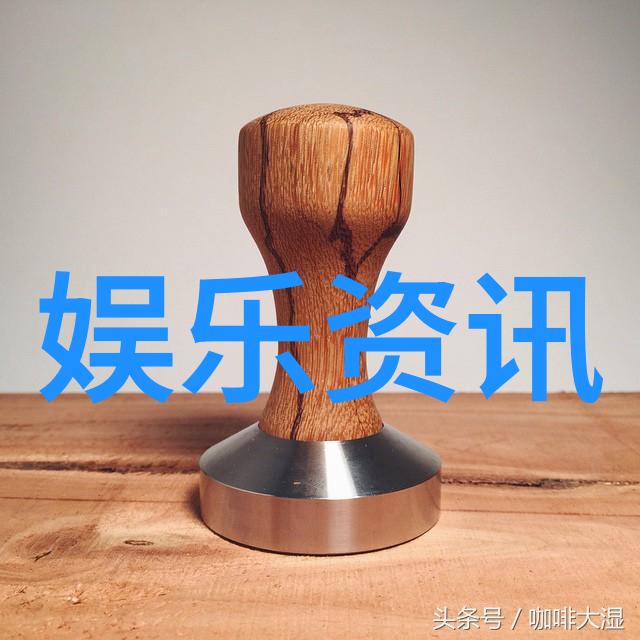 李宇春如同时尚界的探索者在时尚COSMO封面上展现前卫装扮个性十足如同2022新图片心情中最鲜活的色