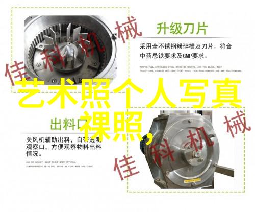 2pm灿成2am瑟雍童心未泯 与玩偶超萌合影