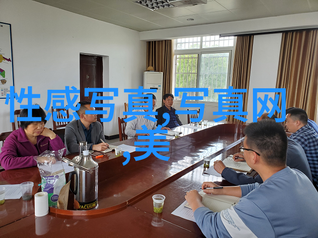 时尚服装我的穿搭秘籍如何在日常生活中也能优雅展现个性