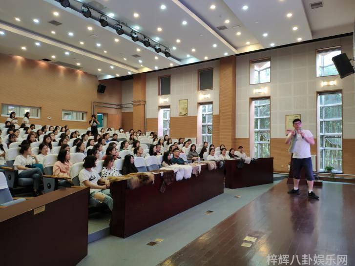 图库免费像素级别的笑料大爆炸